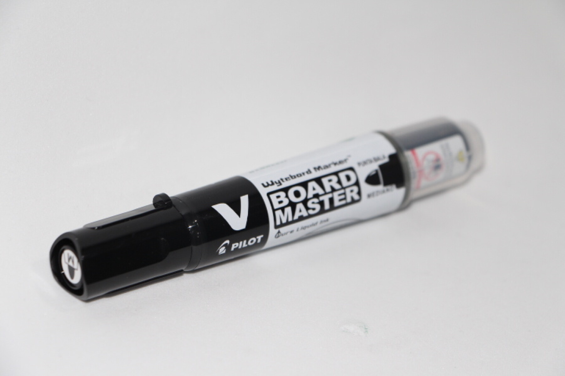 MARCADOR PILOT PARA PIZARRA NEGRO CON REPUESTO 
