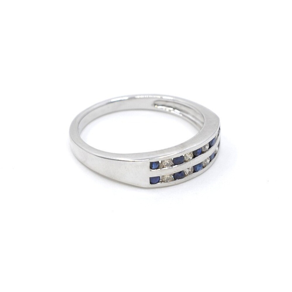 Anillo Medio Sin Fin En Oro Blanco, Brillantes Y Zafiros Anillo Medio Sin Fin En Oro Blanco, Brillantes Y Zafiros