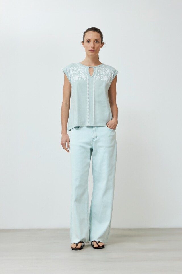 Remera estampada Jazmín Silvestre verde agua