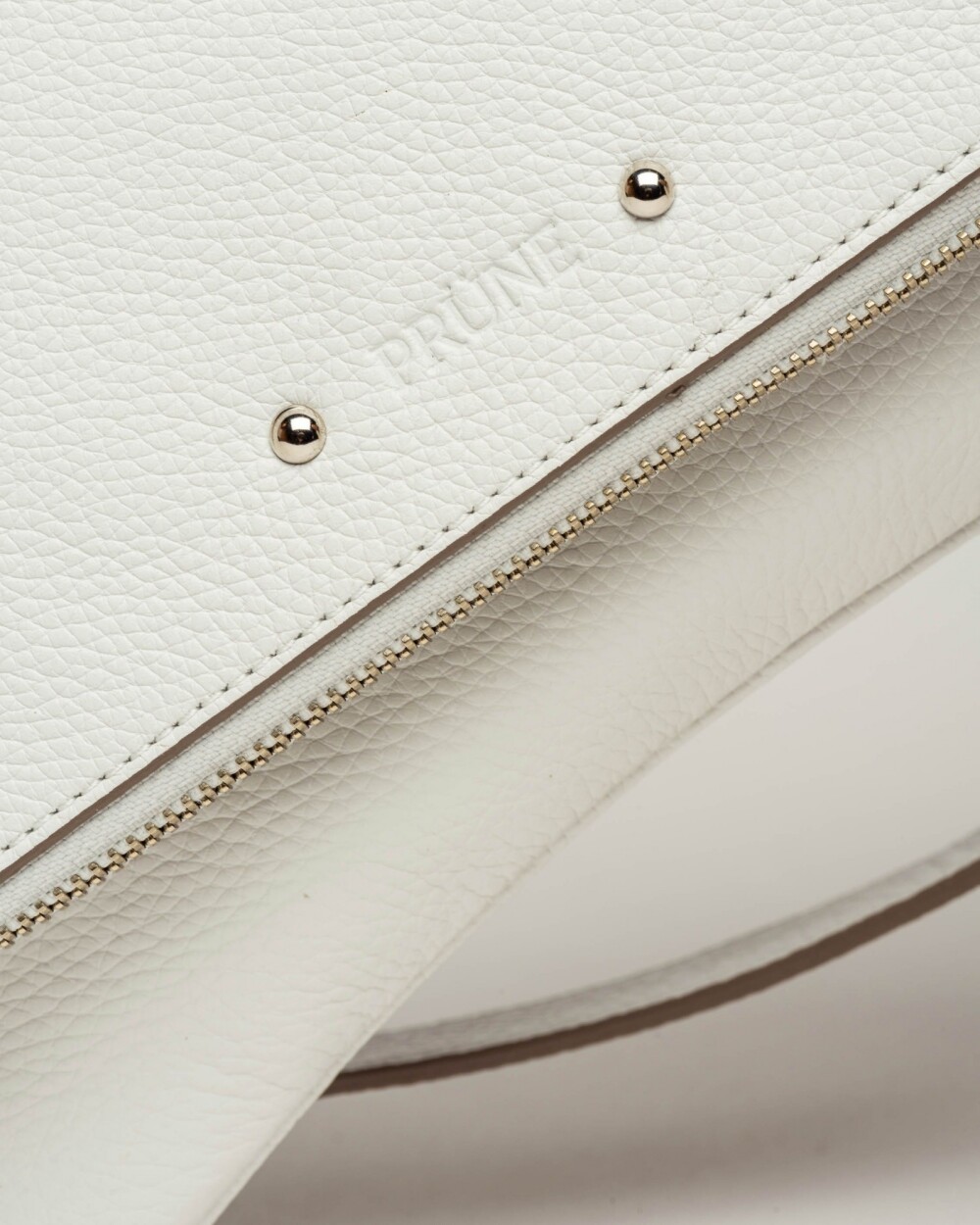 Bandolera Curve en cuero graneado Blanco