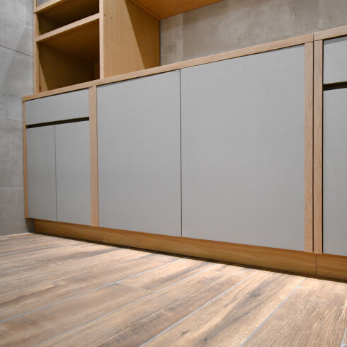 Zócalo MDF Cocina 120x10cm para series Condessa y Simone Mendes GAMAS DE BEIGE