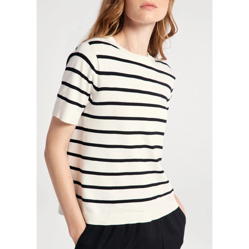 BLUSA FEM BRANCO E PRETO