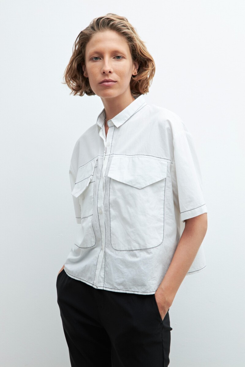 Camisa oversize con bolsillos blanco