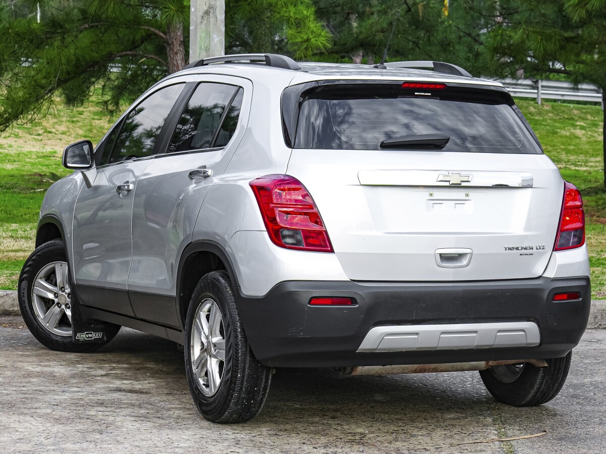 Chevrolet Tracker LTZ FWD 1.8 Permuta / Financia Chevrolet Tracker LTZ FWD 1.8 Permuta / Financia