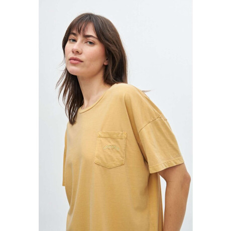 Remera básica Ava Mostaza