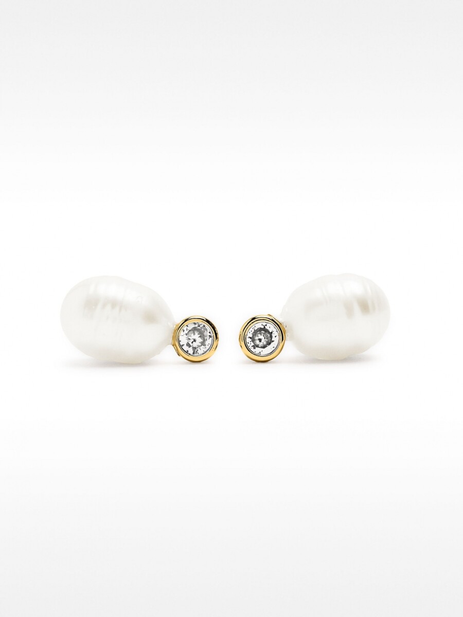 Pendientes Cortos Con Perla De Agua Dulce dorado