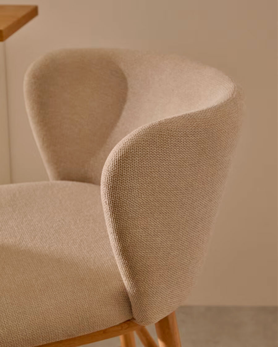 Taburete Ciselia chenilla beige y madera maciza fresno acabado tono natural FSC Mix Credit 65cm Taburete Ciselia chenilla beige y madera maciza fresno acabado tono natural FSC Mix Credit 65cm