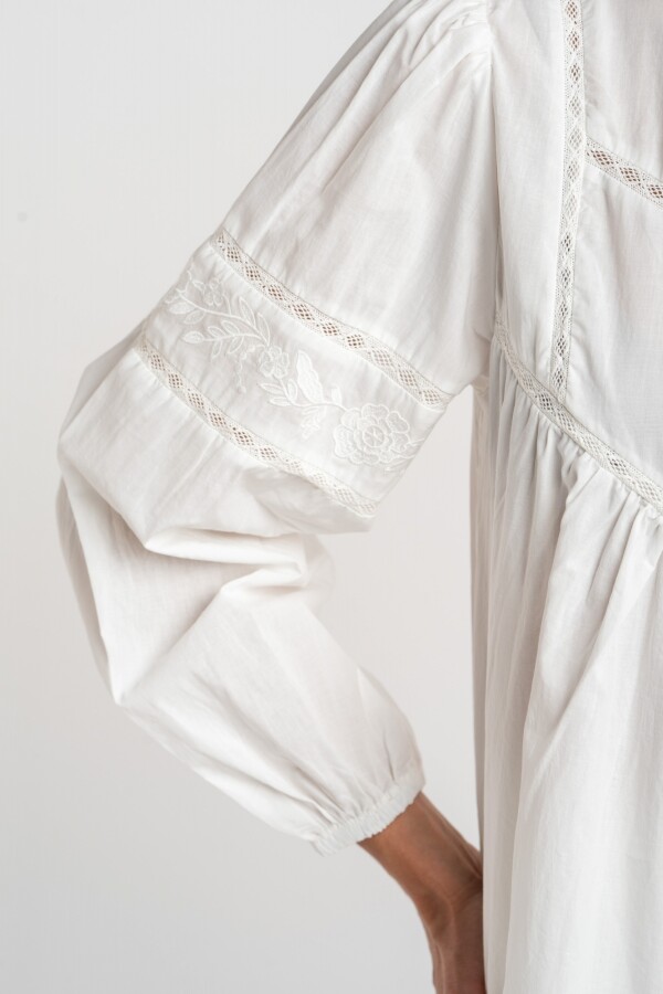 Blusa Algodón Con Detalles Encaje Crudo