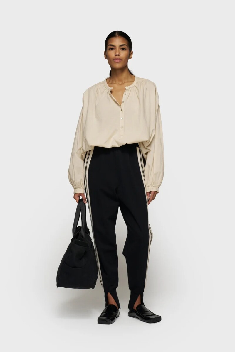 FLOWY BLOUSE Beige