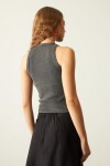 Musculosa acanalada bordada negro