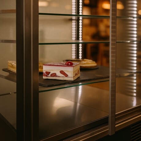 Vitrina Refrigerada de Pie con Ruedas Vitrina Refrigerada de Pie con Ruedas