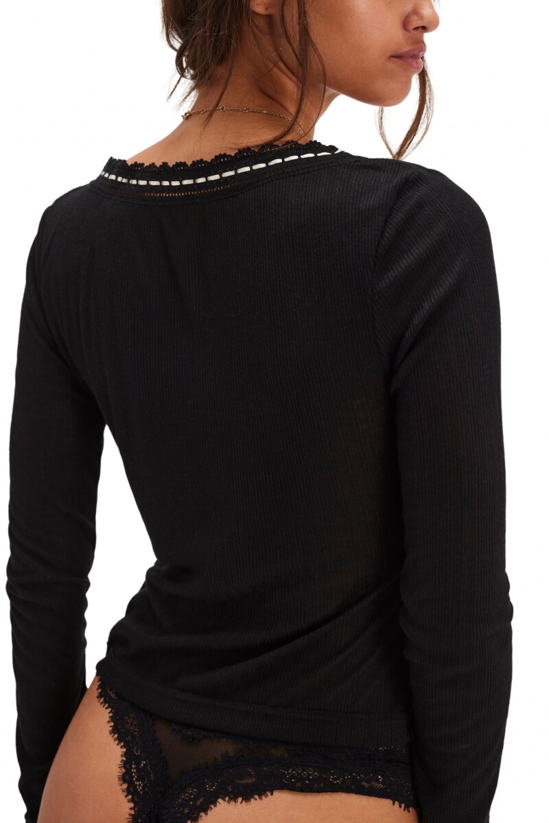 CAMISETA ONLY YOU Negro