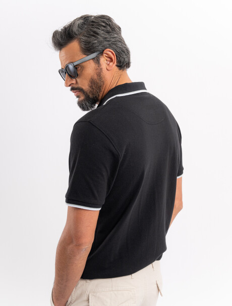 Remera m/c pique negro