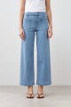 Jean culotte Paulina con bolsillos delanteros jean claro