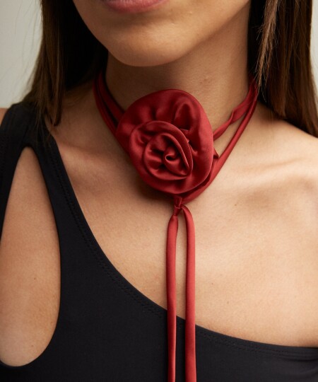 CHOKER FLEUR SATIN RED