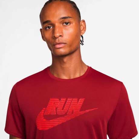 Remera Nike Dri-Fit Uv Miler Run Energy Manga Corta de Hombre Rojo
