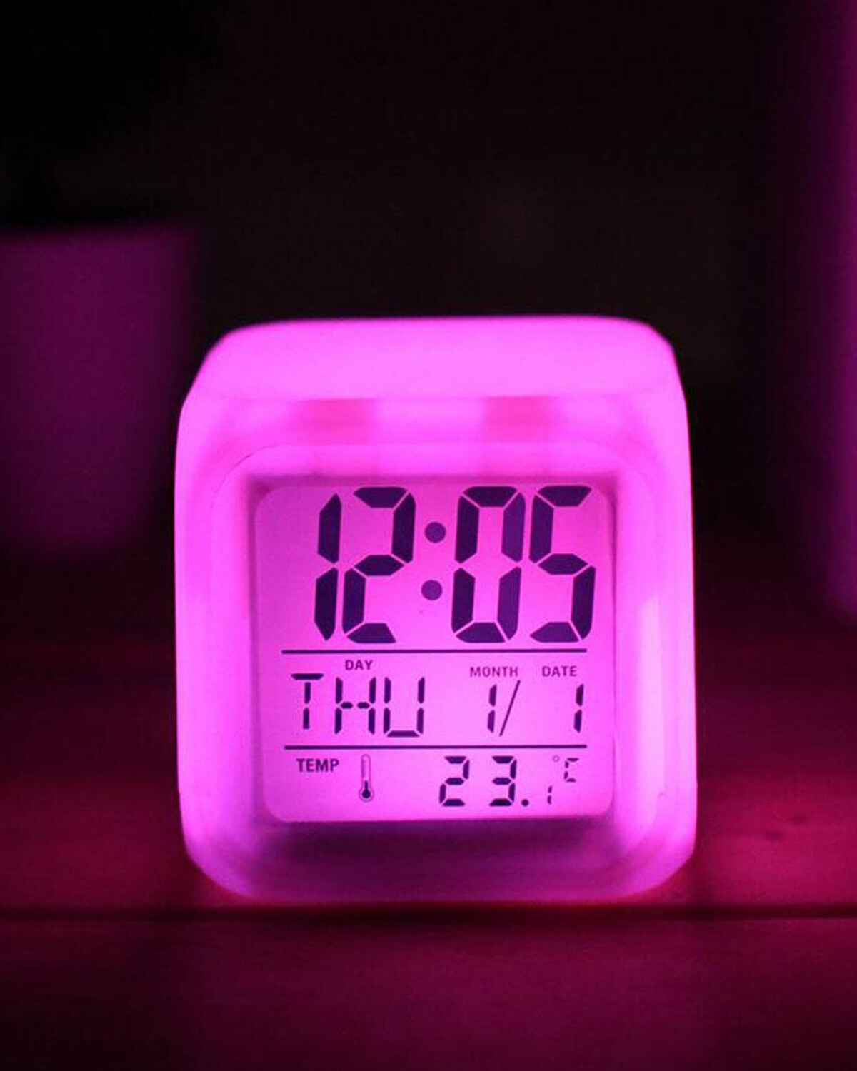 Reloj despertador con luz veladora LED con termómetro y fecha —  Electroventas