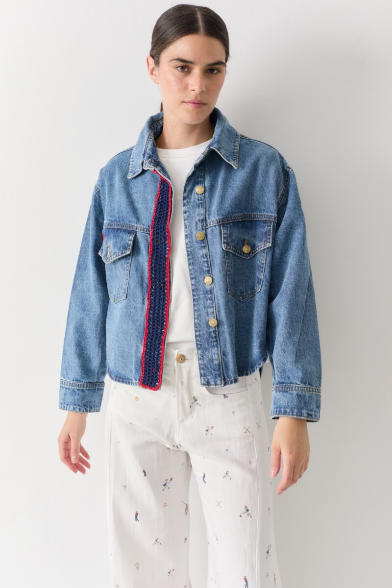 CAMPERA ESCUDO - Celeste Con Rojo 
