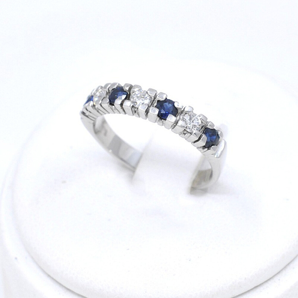 Anillo En Oro 18K Blanco Con Brillantes Y Zafiros Anillo En Oro 18K Blanco Con Brillantes Y Zafiros