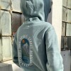 Campera con estampa Street Rebel Celeste
