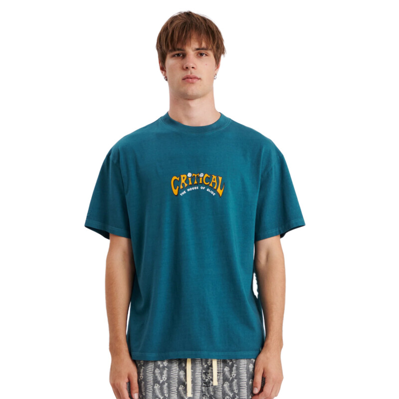 Remera Critical Slide Depths - Verde Remera Critical Slide Depths - Verde