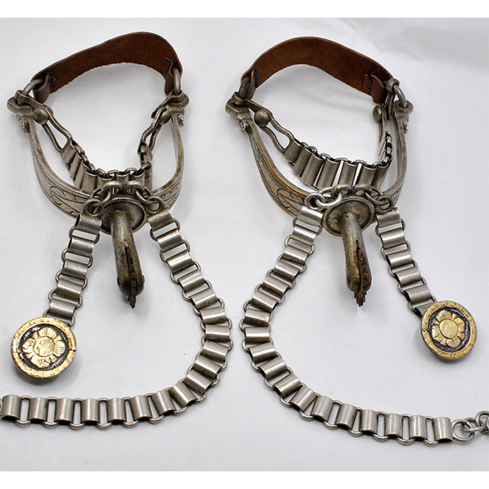 Par De Espuelas En Metal, Plata, Cuero Y Oro Par De Espuelas En Metal, Plata, Cuero Y Oro