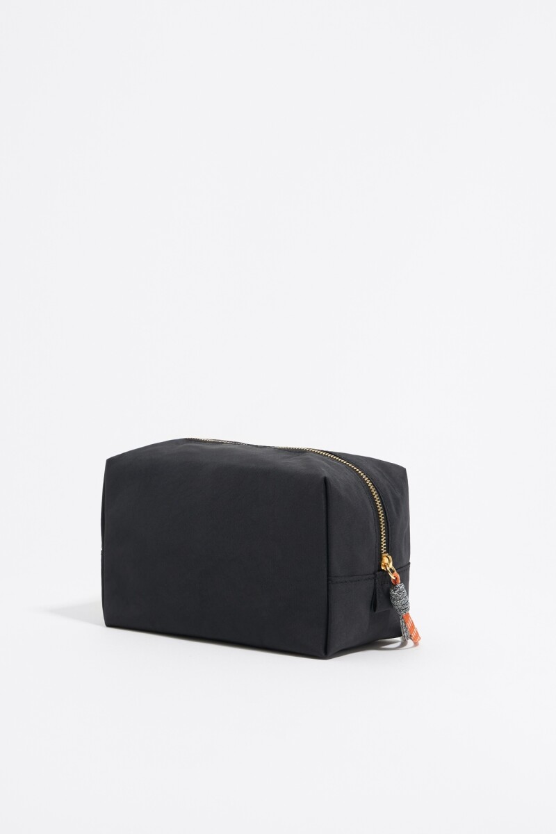 NECESER NYLON Negro