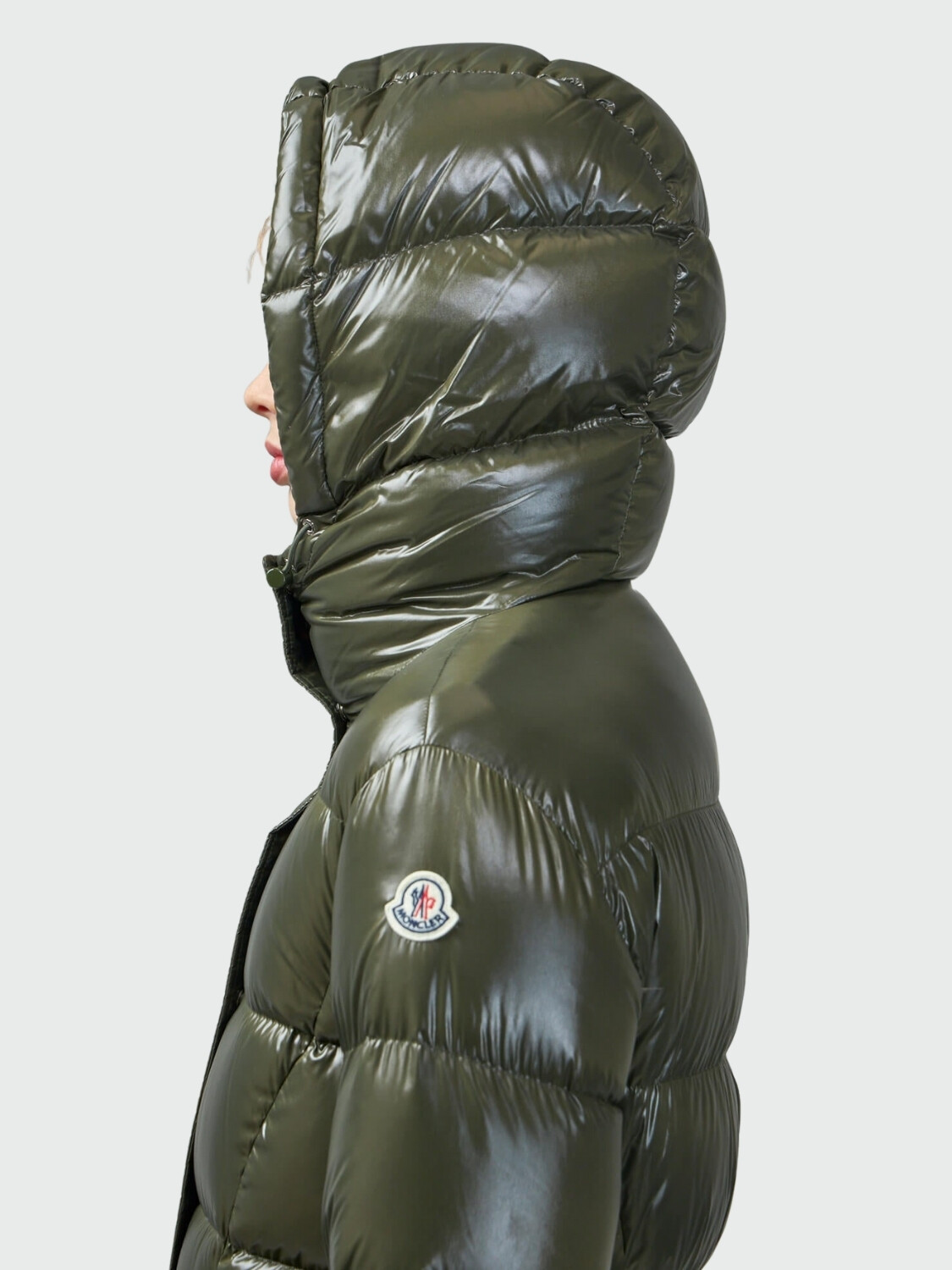 Moncler - Campera larga rellena de plumas con cinto ajustable, Bellevue Verde