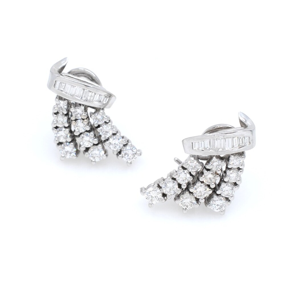 Par de caravanas oro 18k blanco y brillantes Par de caravanas oro 18k blanco y brillantes