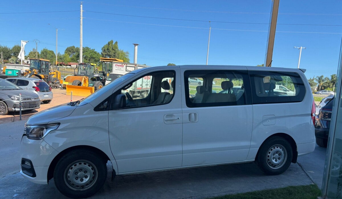 Hyundai H1 Mbus 9 Plz Nafta - 2019 (New) Hyundai H1 Mbus 9 Plz Nafta - 2019 (New)