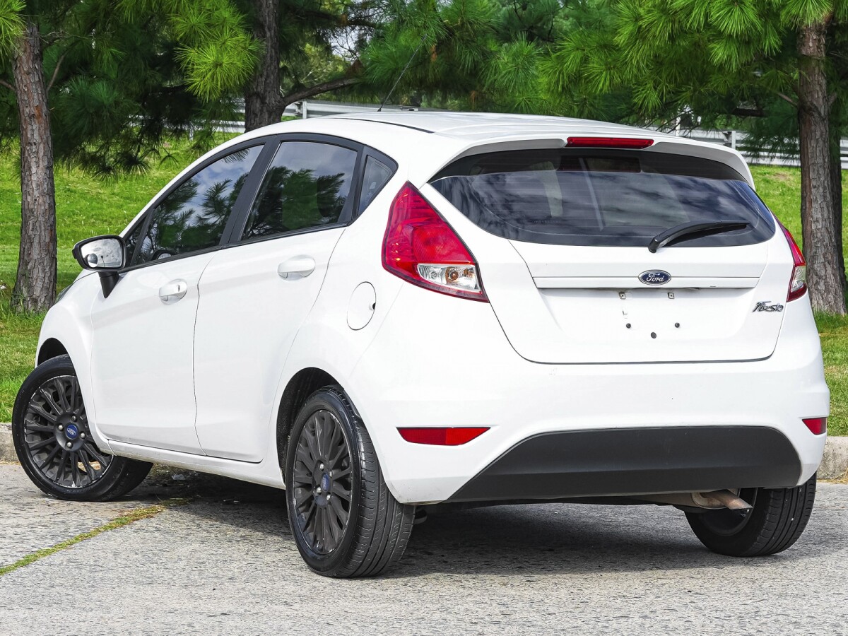 Ford Fiesta SE 1.6 Extra Full | Permuta / Financia Ford Fiesta SE 1.6 Extra Full | Permuta / Financia