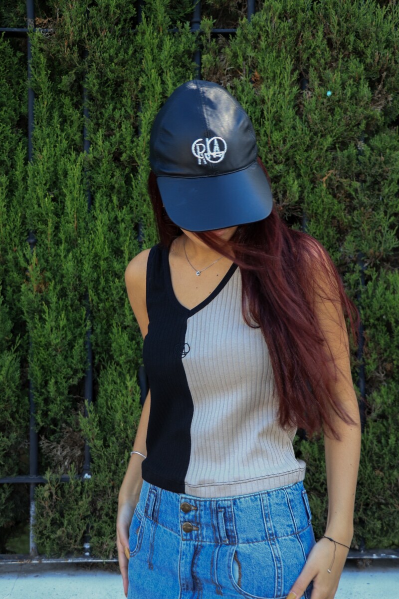 Musculosa Lorenza NEGRO Y CRUDO