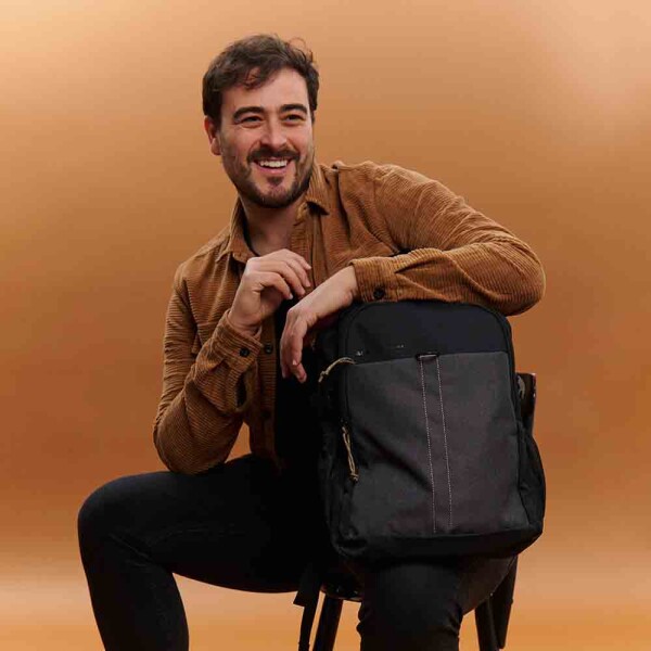 Mochila Matias Negra con gris