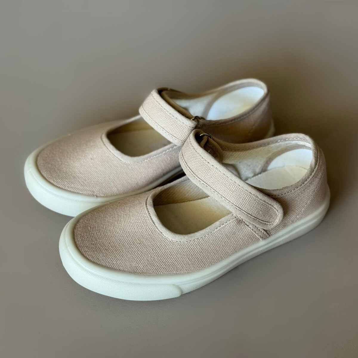 Guillermina De Lona Canvas Girl Del 27 Al 34 - Arena 