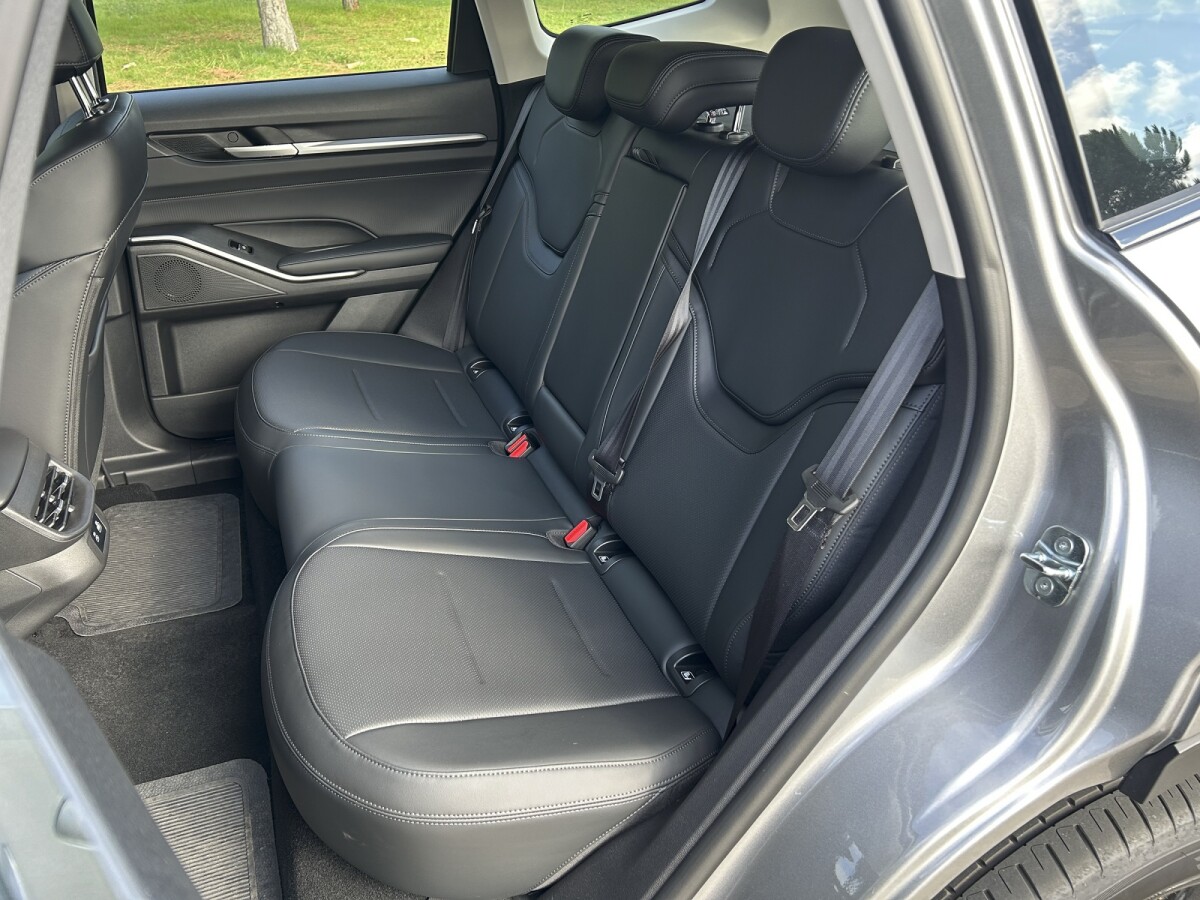 Haval H6 PHEV 4WD 2026 0KM | Permuta / Financia Haval H6 PHEV 4WD 2026 0KM | Permuta / Financia