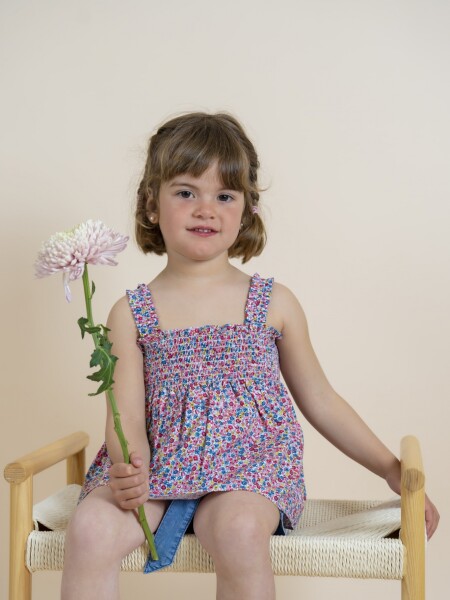 Blusa de niña con estampado de mini flores Blusa de niña con estampado de mini flores