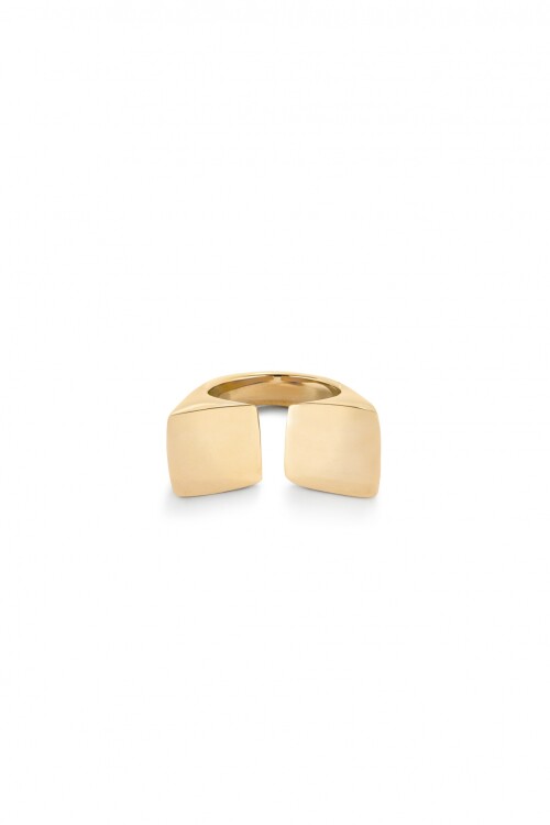 ANILLO BAÑADO EN ORO 18K ACABADO LISO Y FORMA CUADRADA Anillo