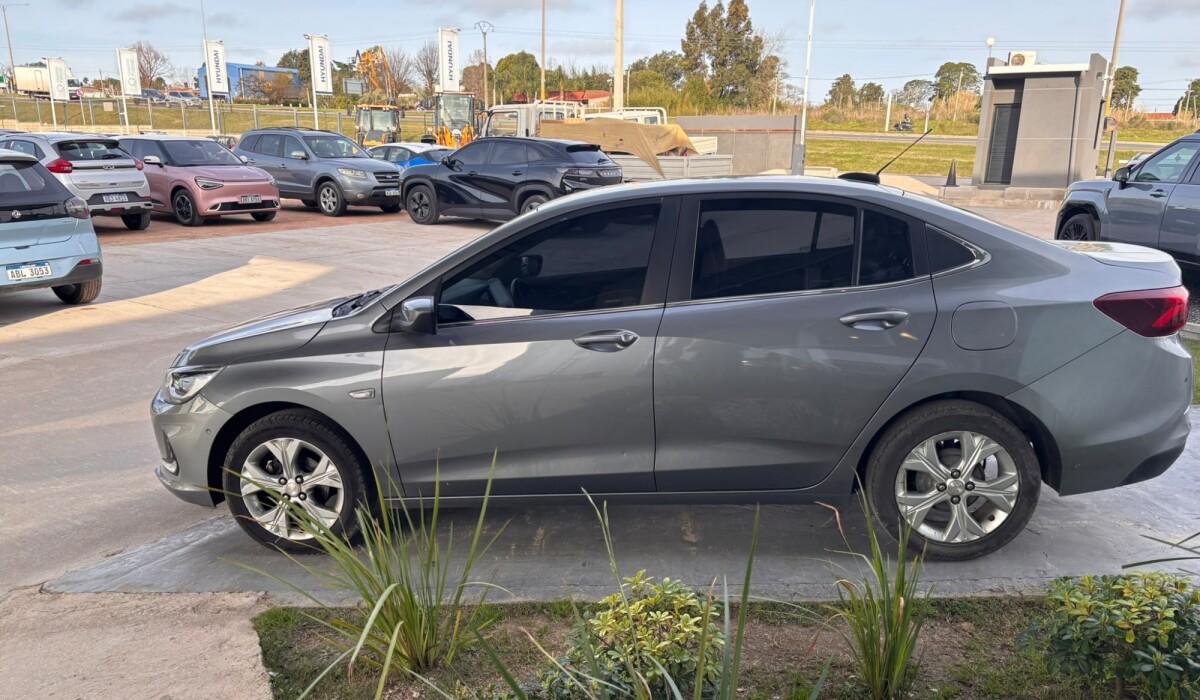Chevrolet Onix Plus 1.0 Premier AT - 2021 Chevrolet Onix Plus 1.0 Premier AT - 2021