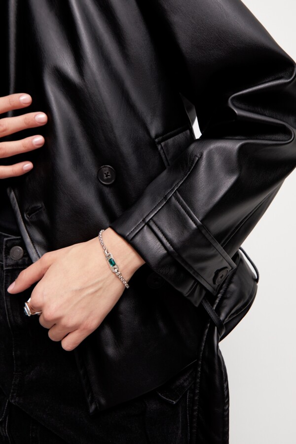 PULSERA DE CADENA BAÑADA EN PLATA DE LEY CON CRISTAL VERDE Pulsera