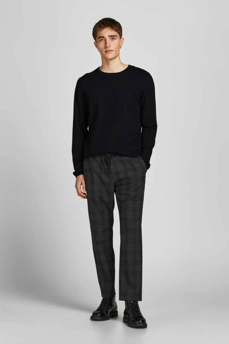 Sweater Hill Black