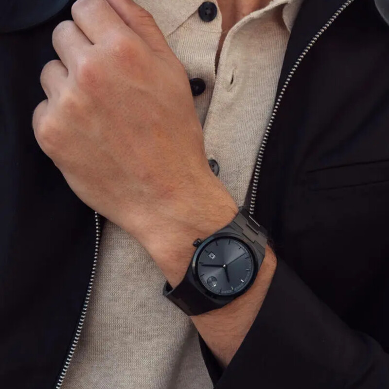 MOVADO HOMBRE BOLD , FECHADOR , MOVIMIENTO SUIZO . DOS AÑOS DE GRANTIA 22m3601224