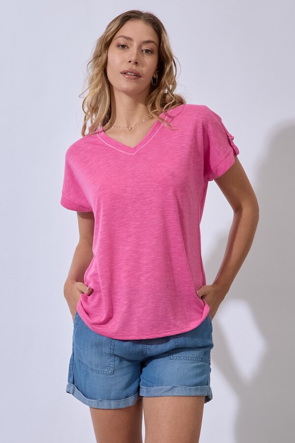 Remera Escote V FUCSIA