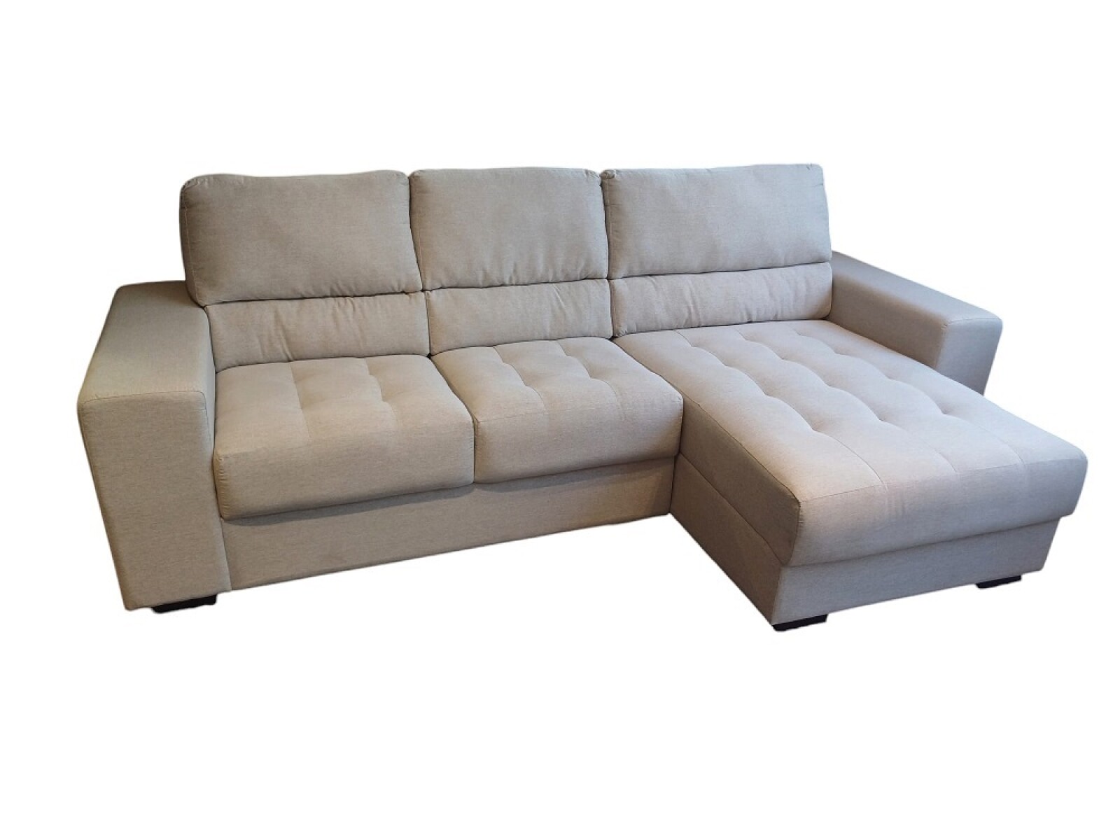 SOFA 2 CUERPOS BRAZO IZQUIERDO + CHAISE DERECHO - TAPIZADO TELA ARENA 