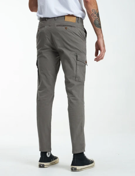 Pantalón cargo Andino 24 Gris