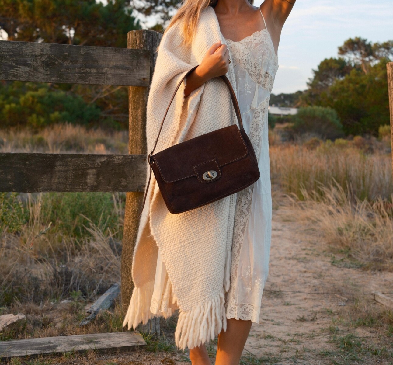 Cartera Jade - Chocolate Gamuza 