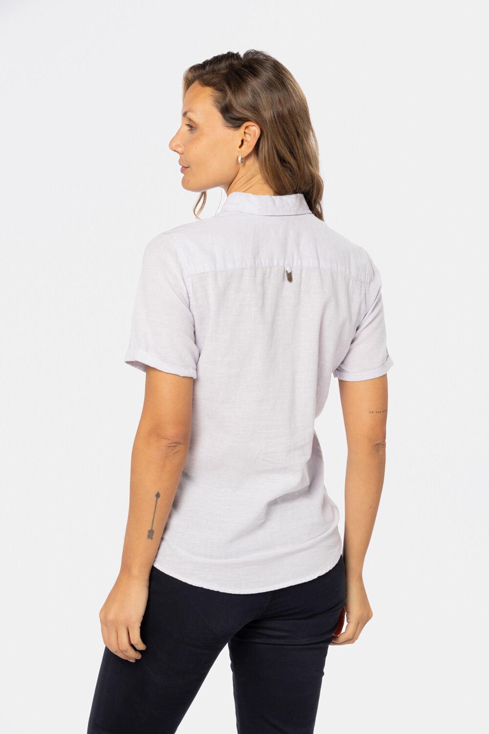 CAMISA DE LINO MEDIO BOTÓN Lila