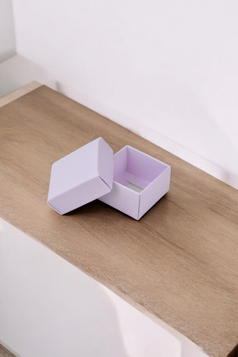 Caja Cuadrada 4x4x2,5 cm - LILA 