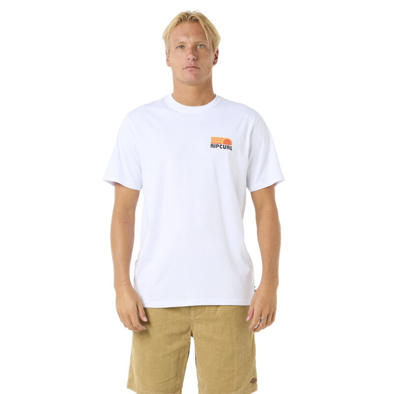 Remera Rip Curl Surf Revival Stacked Tee Remera Rip Curl Surf Revival Stacked Tee