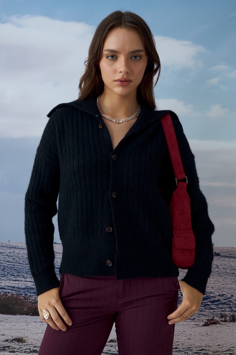 Cardigan abotonado cuello alto negro