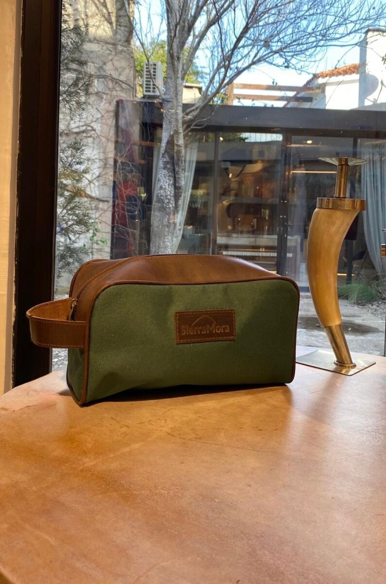 Necessaire Sport - Chocolate / Verde Seco 